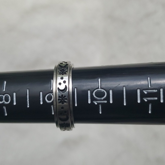 Anxiety Spinner Ring Size 9 - Picture 2 of 2